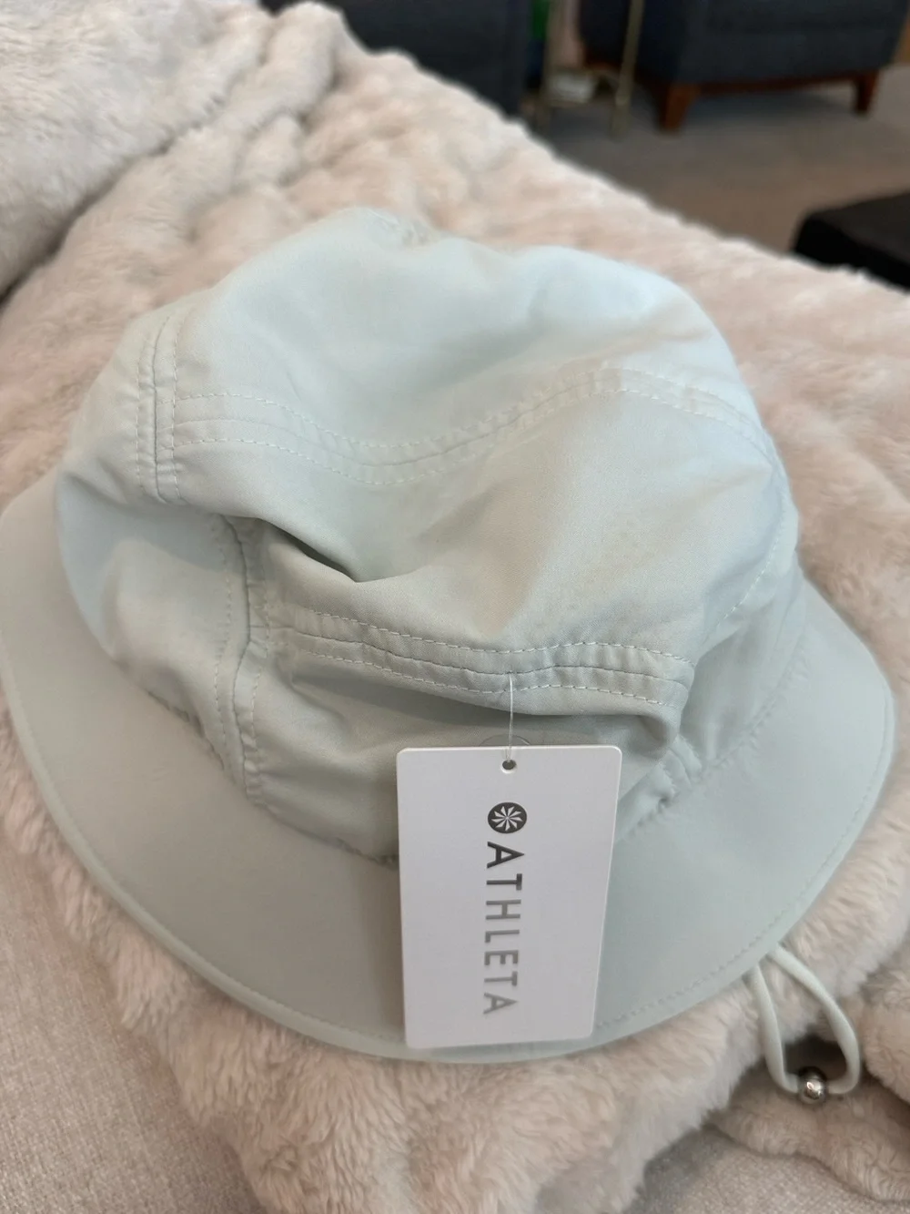 Athleta Lightweight Packable Excursion Trail Bucket Hat NWT S/M Drawstring Sage